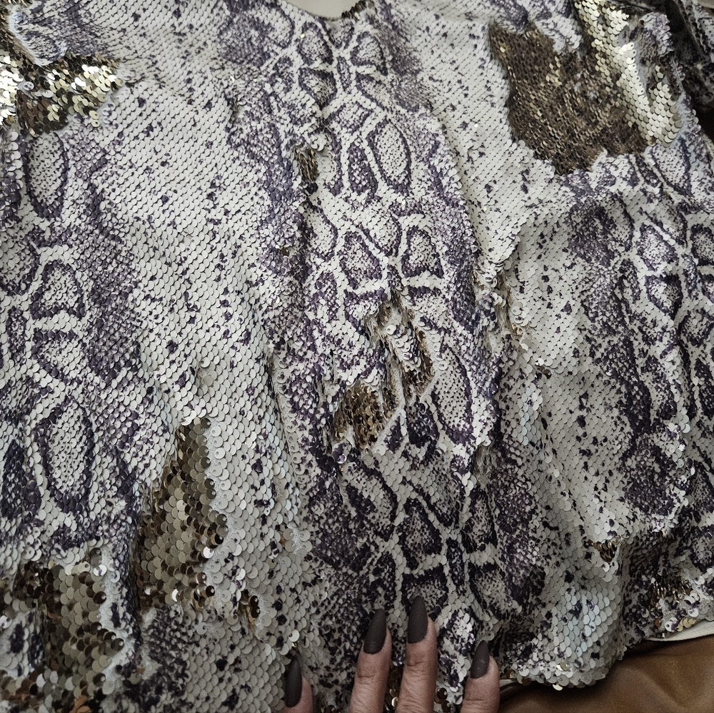 Maven West Shimmering Metallic Top Small - Picture 8 of 10